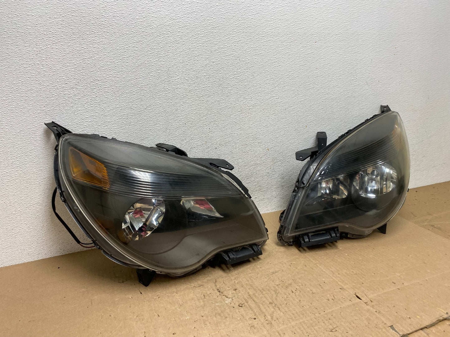 2010 - 2015 Chevrolet Equinox Halogen Headlights Left+Right Side Set AE6511 DW2