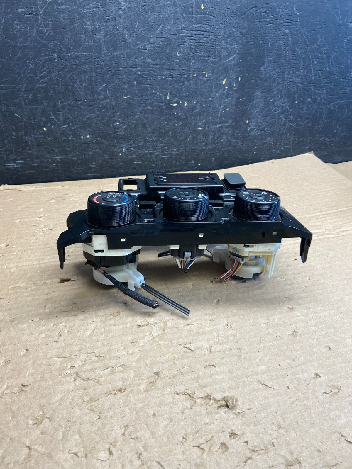 2009 to 2013 Toyota Corolla Matrix Climate Heater A/C AC Control Panel AF2690 DG3
