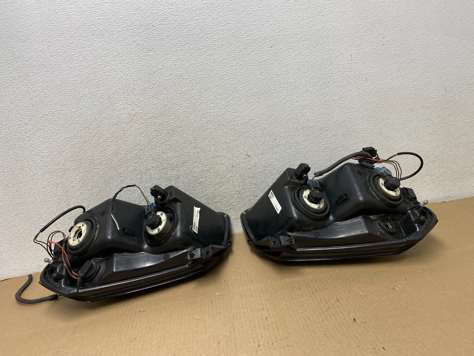 2005 2006 2007 Dodge Magnum Left+Right Side Headlights AG7904 DW7