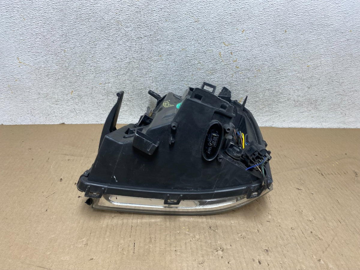 2007 - 2014 Cadillac Escalade Right Passenger Side Xenon HID Headlight AH5853 DW8