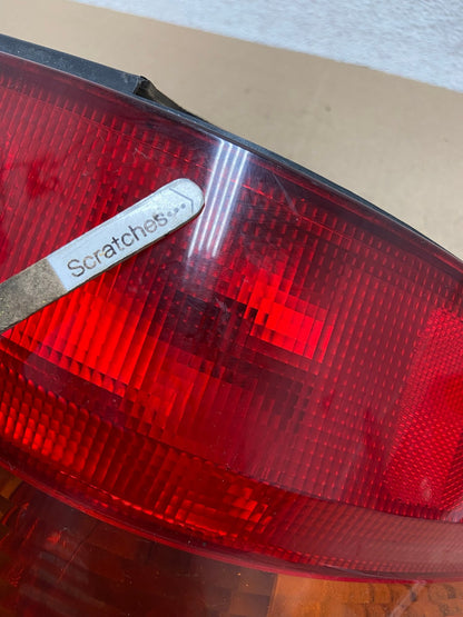 1999 2000 2001 Honda Odyssey Right Passenger Side Tail Light AE6830 LK3