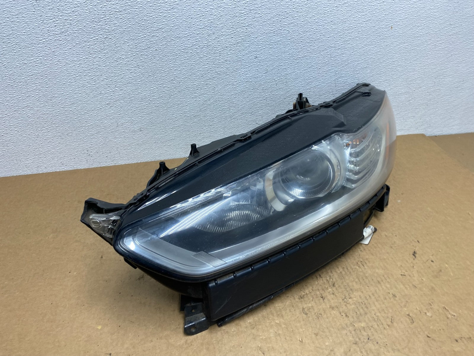 2013 to 2016 Ford Fusion Left Driver Lh Side Headlight AC3241 DW2