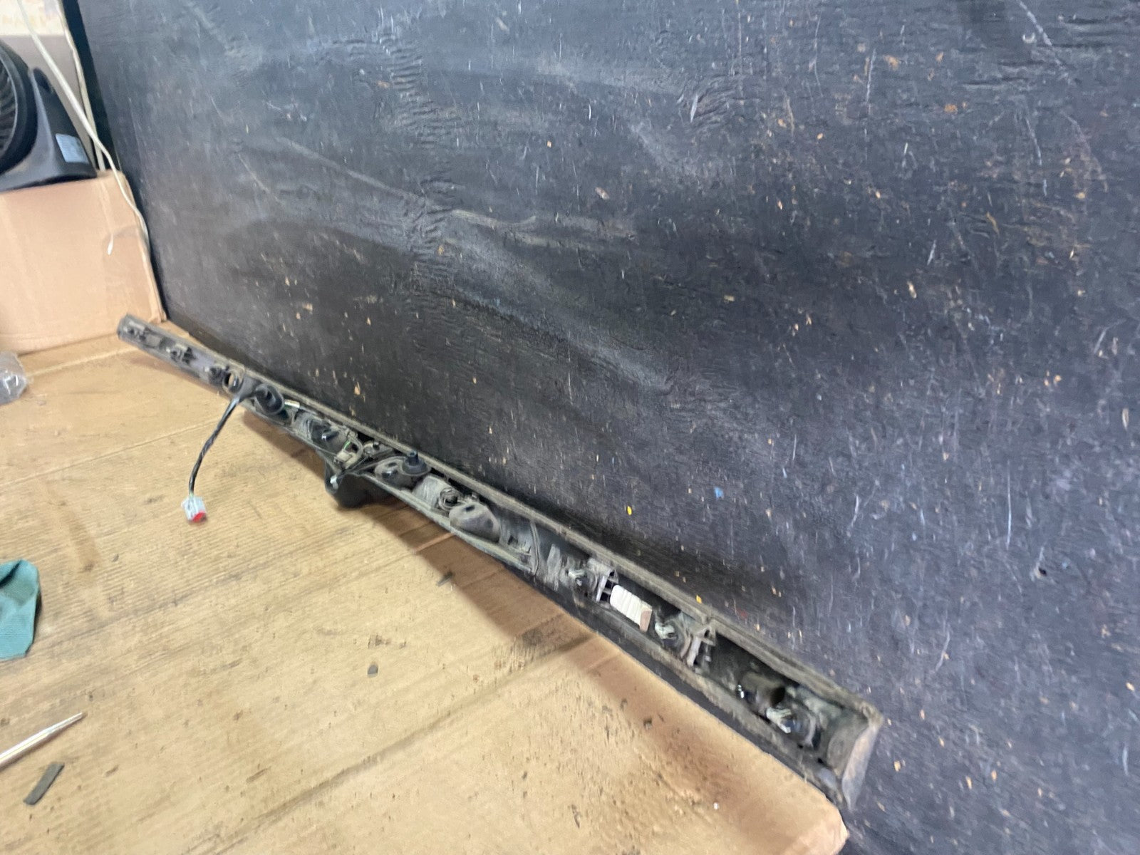 2016  2019 Ford Explorer Interceptor Rear Tailgate Molding With Camera S6024 DG5