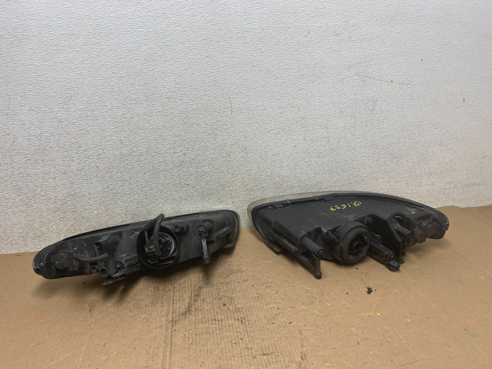 1996-2000 Chrysler Sebring Left+Right Side Halogen Headlights OEM Q168710