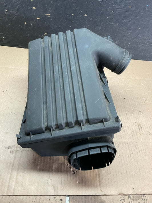 2007 to 2010 BMW X5 Air Intake Cleaner Filter Housing Box OEM M9032 DG0