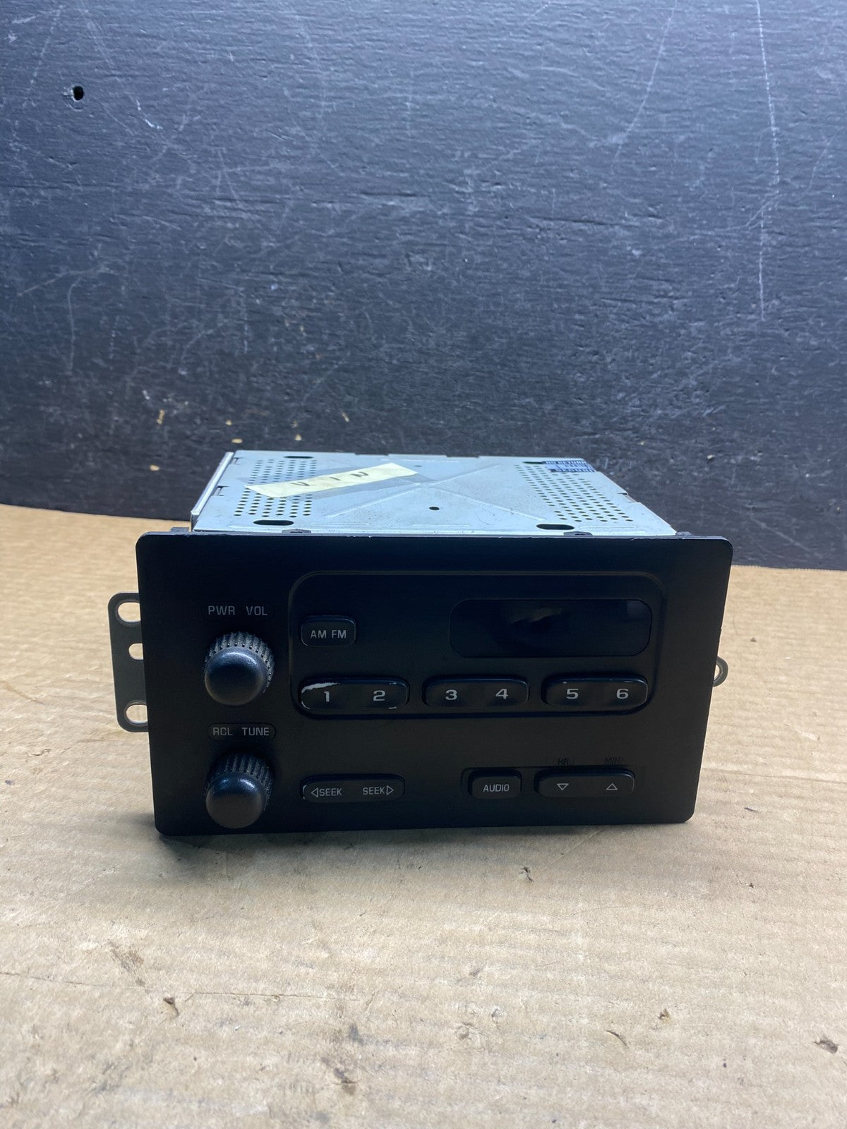 2003-2007 Chevrolet Express GMC Savana Radio AM FM mp3 Aux Input af7833 DG0