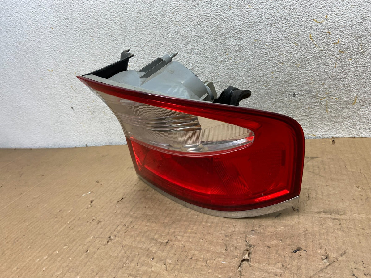 2008 to 2009 Subaru Legacy Right Passenger RH Side Tail Light AI8252 DW1