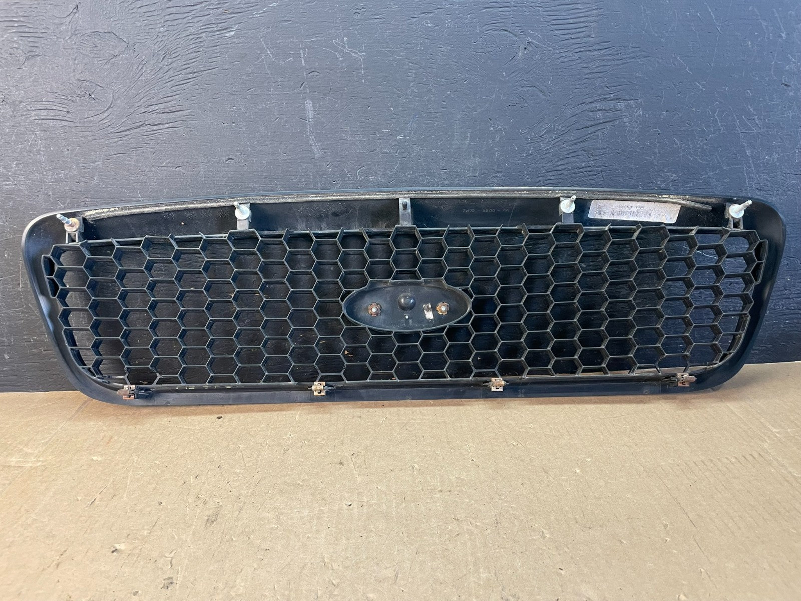 2001-2011 Ford Crown Victoria Front Upper Grille Grill Honeycomb Black AD5750 DG3