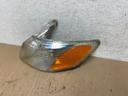 2000 - 2001 Toyota Camry Front Left Driver Lh Turn Signal AE7112 DW1