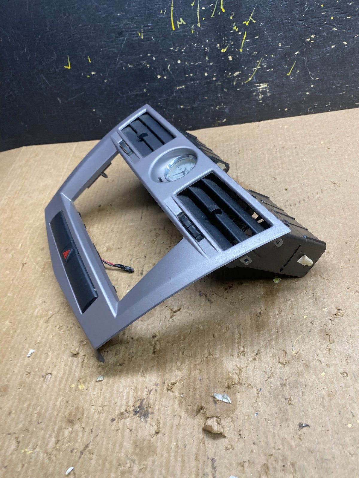 2007 2010 Chrysler Sebring Center Dash Radio Clock Bezel Trim Panel Oem Z7210 DG2