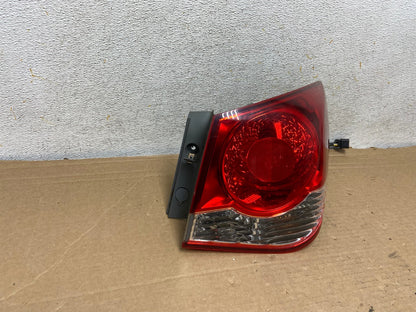 2011 2012 2013 2014 Chevrolet Cruze Right Passinger RH Side Tail Light AH8329 LK1