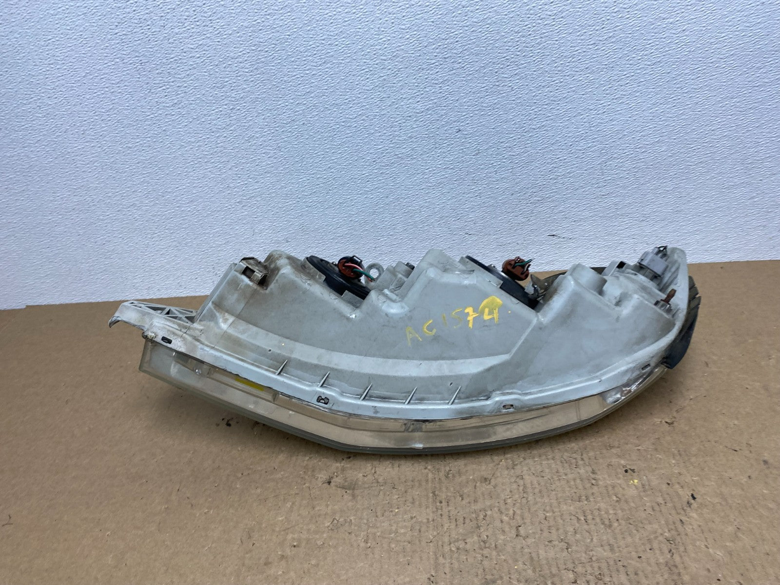 2000-2004 Toyota Avalon Halogen Headlight Right Passenger RH OEM AC1574 DW9