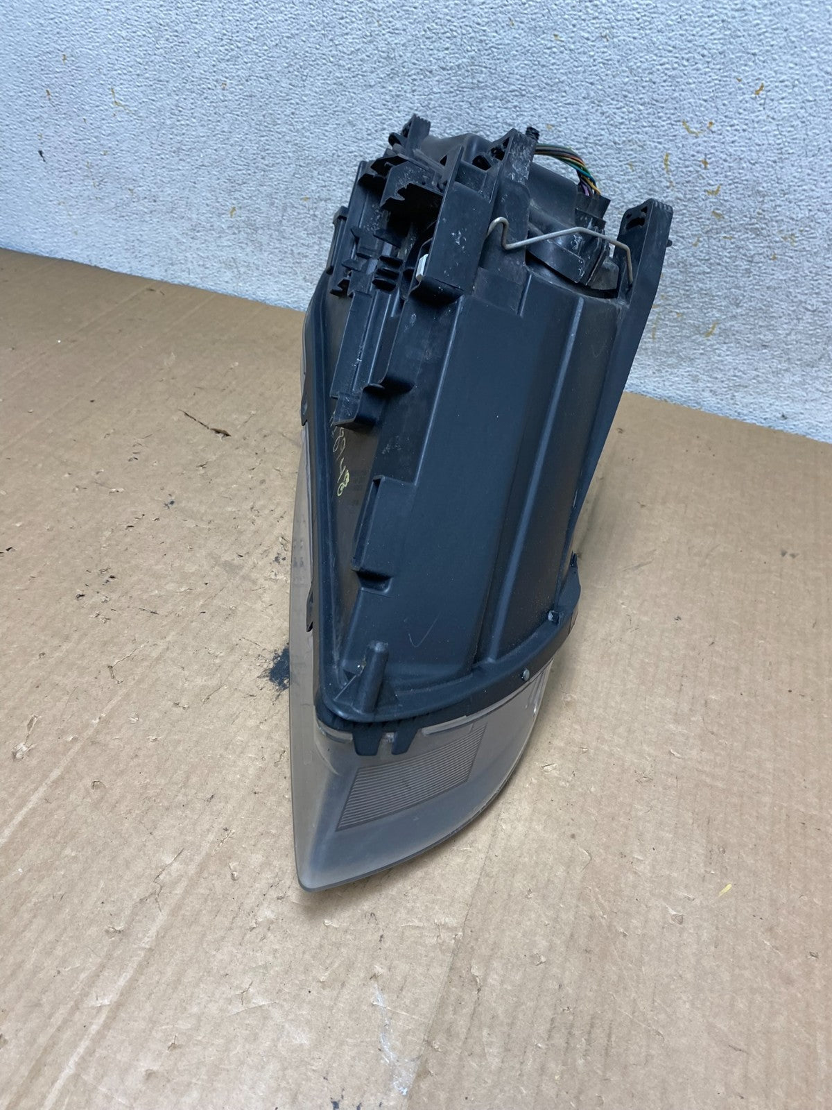2008 to 2013 Volvo XC70 V70 S80 Driver Side Left Halogen Headlight AI8948 DW5