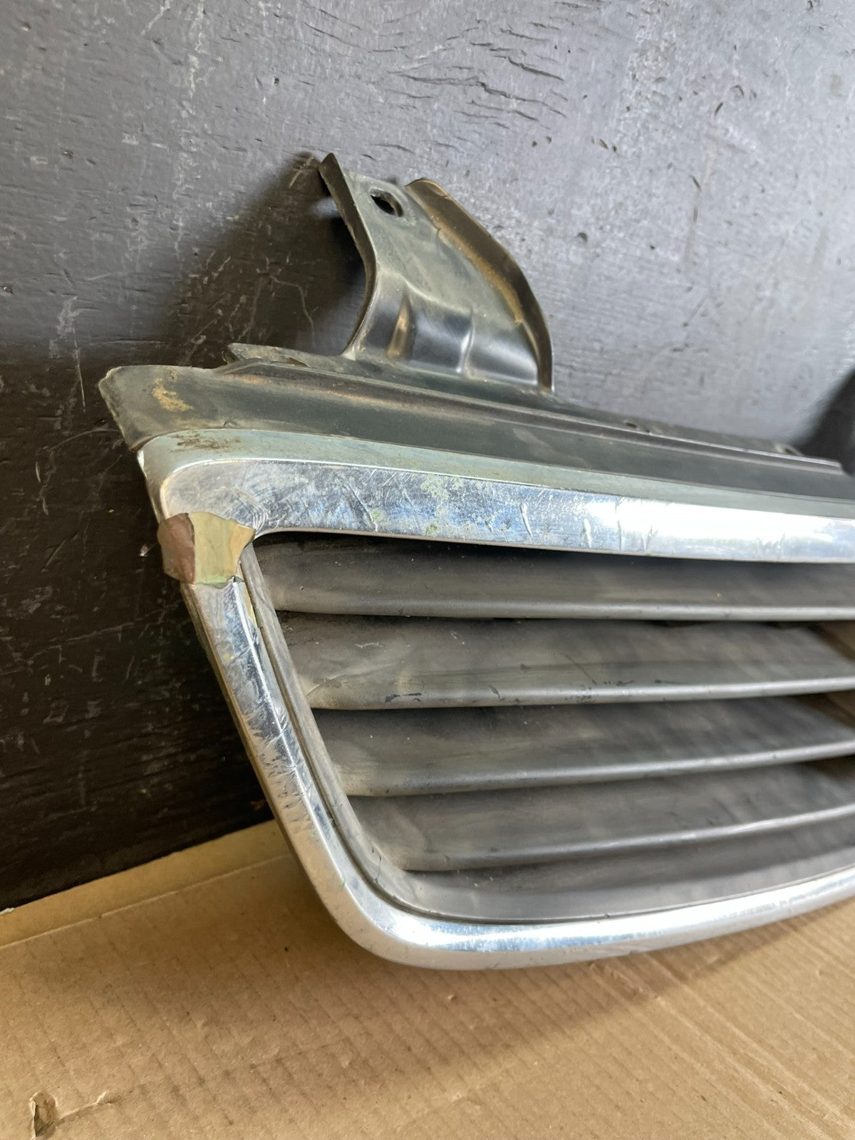 1999 2000 2001 Honda Odyssey  Front Upper Chrome Grille Grill AC2057 DG2