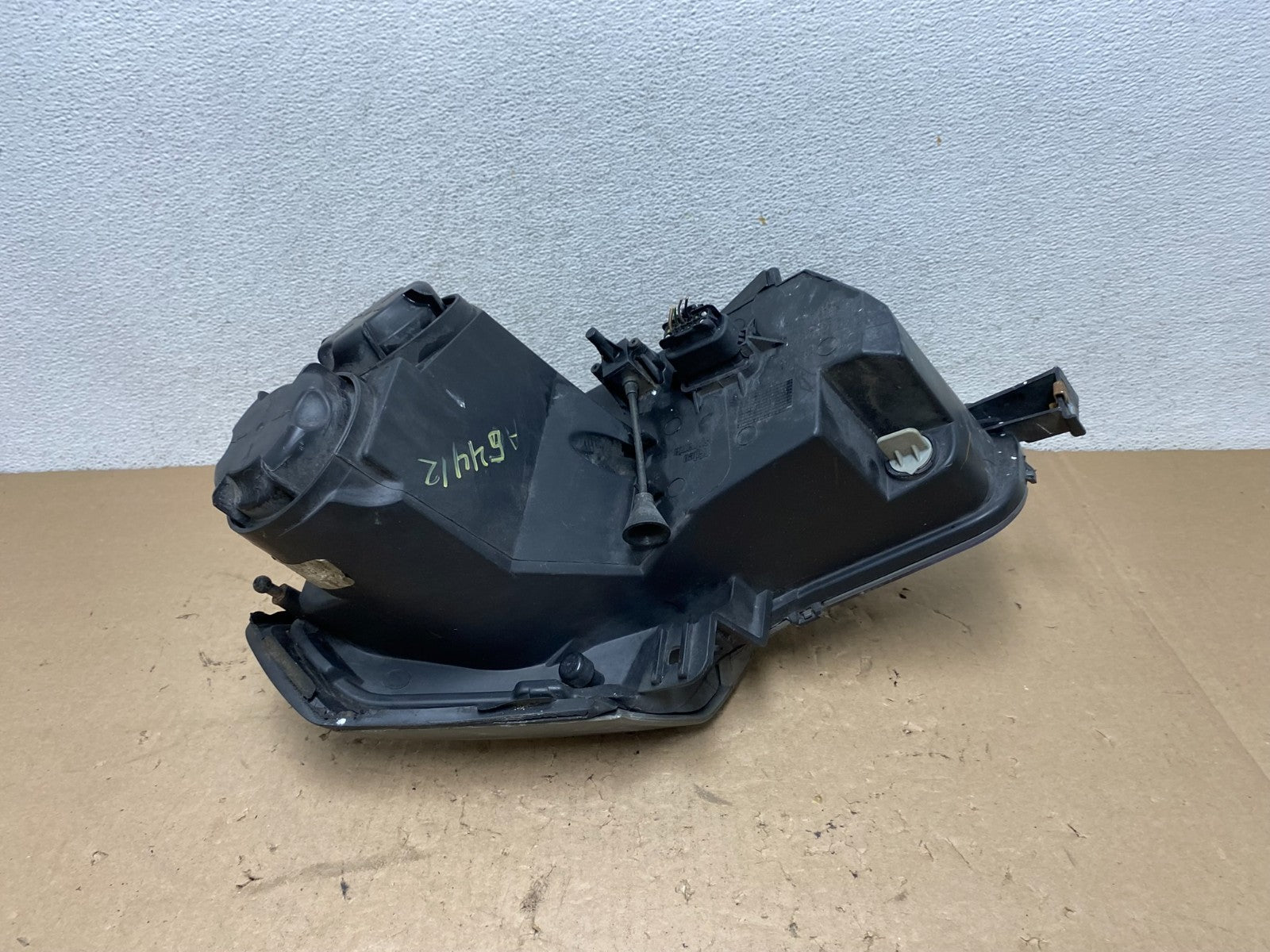 2003 to 2007 Cadillac CTS Right Passenger RH Halogen Headlight AG4412 DW5