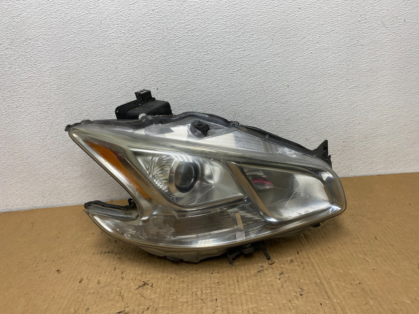 2009 - 2014 Nissan Maxima Headlight Right Passenger Xenon HID AC8148 DW0