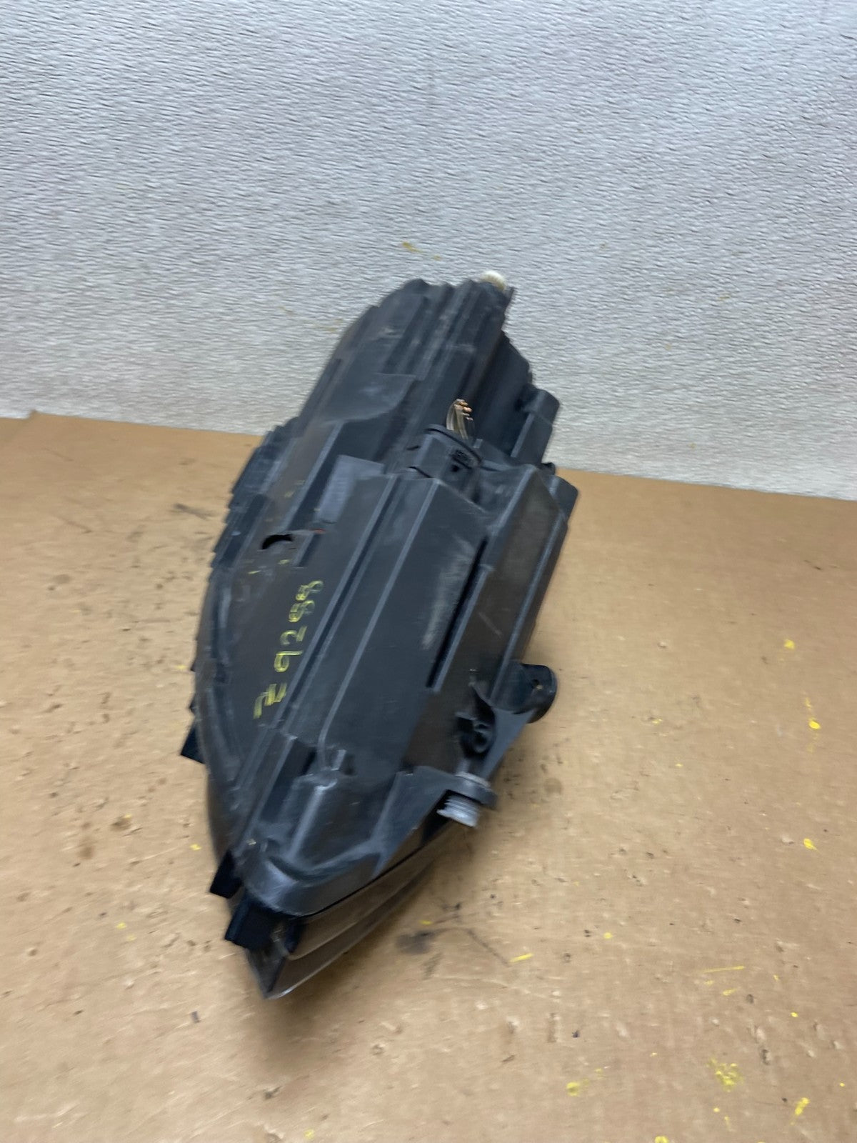 2011 to 2014 Volkswagen Jetta Left Driver LH Headlight Halogen Z9288 DW9