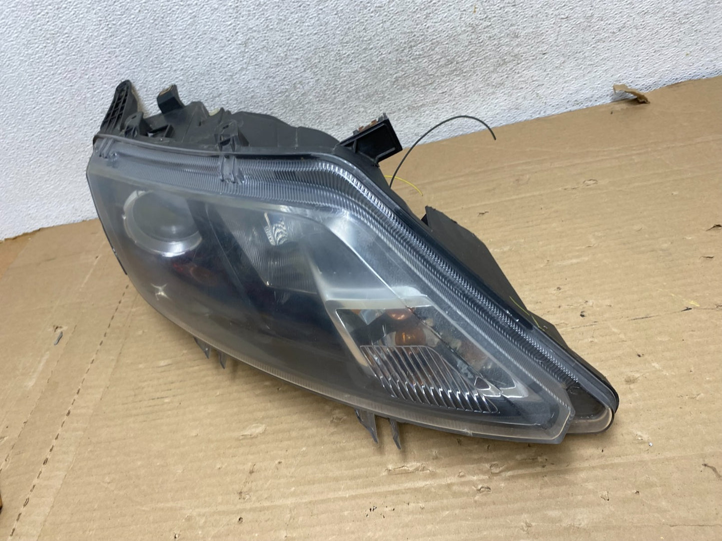 2010 2011 2012 Ford Fusion Right Passenger RH Headlight Halogen AG8154 DW1
