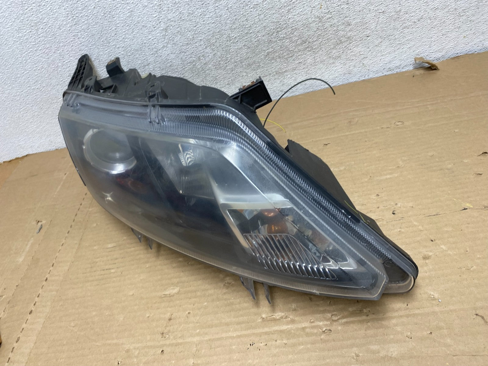 2010 2011 2012 Ford Fusion Right Passenger RH Headlight Halogen AG8154 DW1