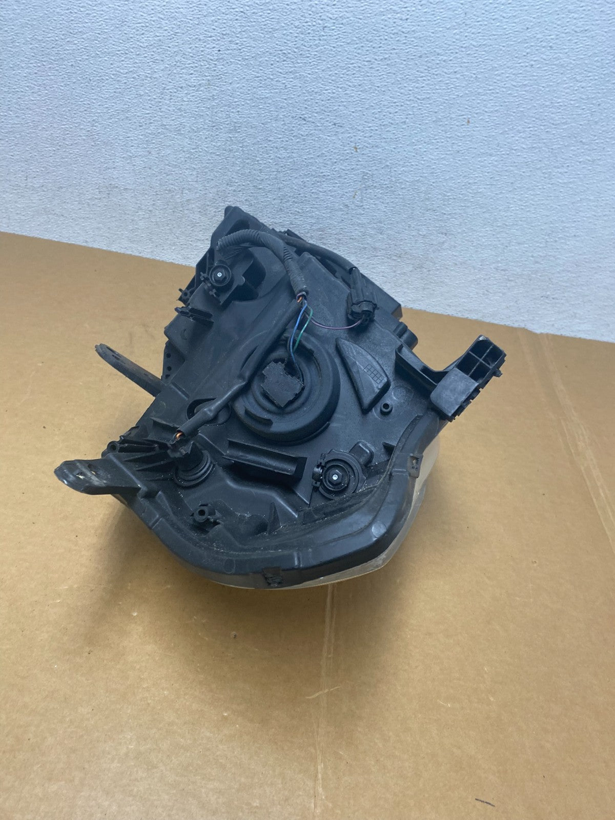 2008 to 2012 Nissan Versa Headlight Halogen Left Driver Lh Side AD8894 DW9