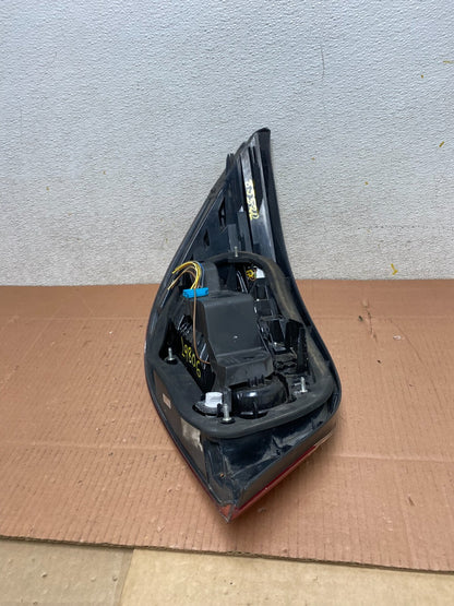 2008 to 2010 BMW 5 525i 530i Right Passenger Rh Tail Side Light Oem L9806 DW7