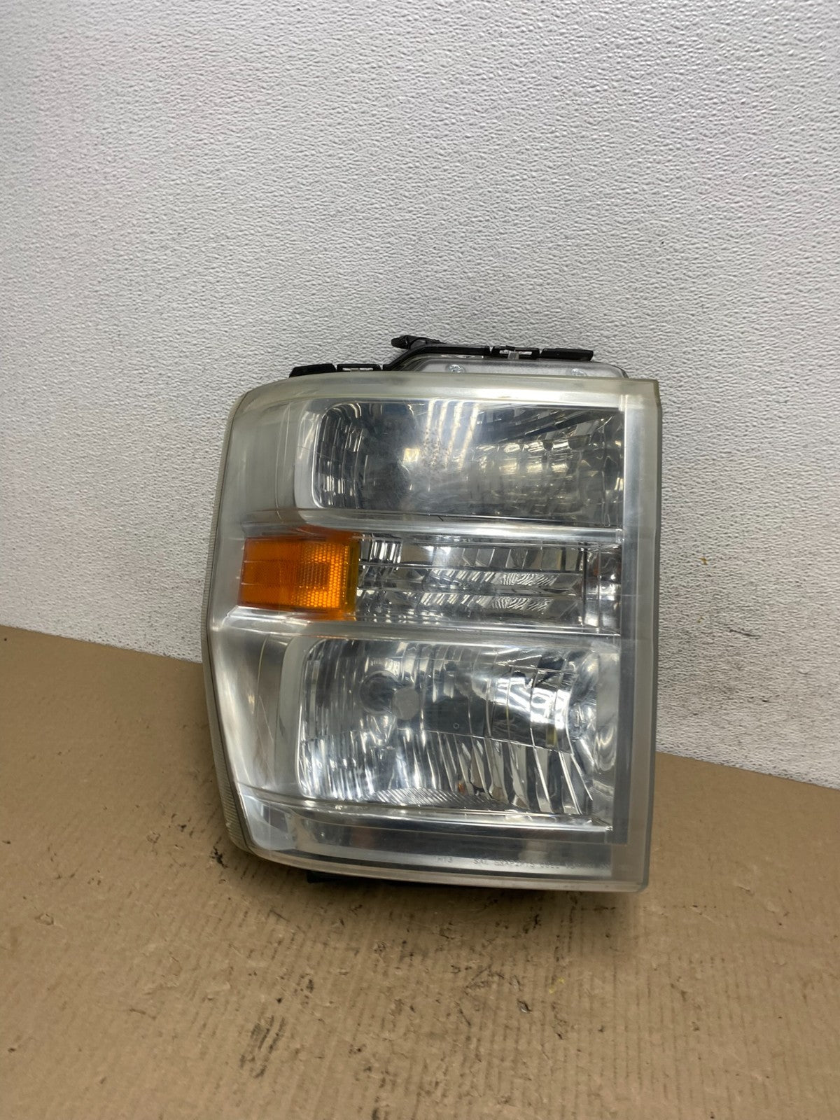 2008-2014 Ford Econoline E150 E250 E350 Right Passenger Headlight AF5993 DW0