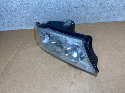 1998 to 2002 Lincoln Navigator Right Passenger Halogen Headlight OEM T1154 DW1