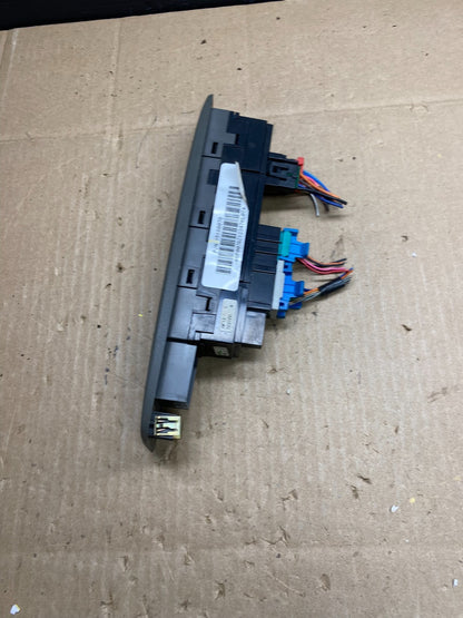 2002 - 2005 GMC Envoy Master Power Door Lock Window Switch Heat Seat AB9465 DG2