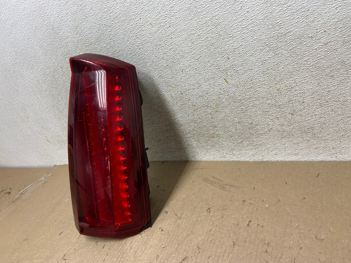 2008 - 2011 Cadillac STS Right Passenger RH Side Tail Light AH7682 LK2