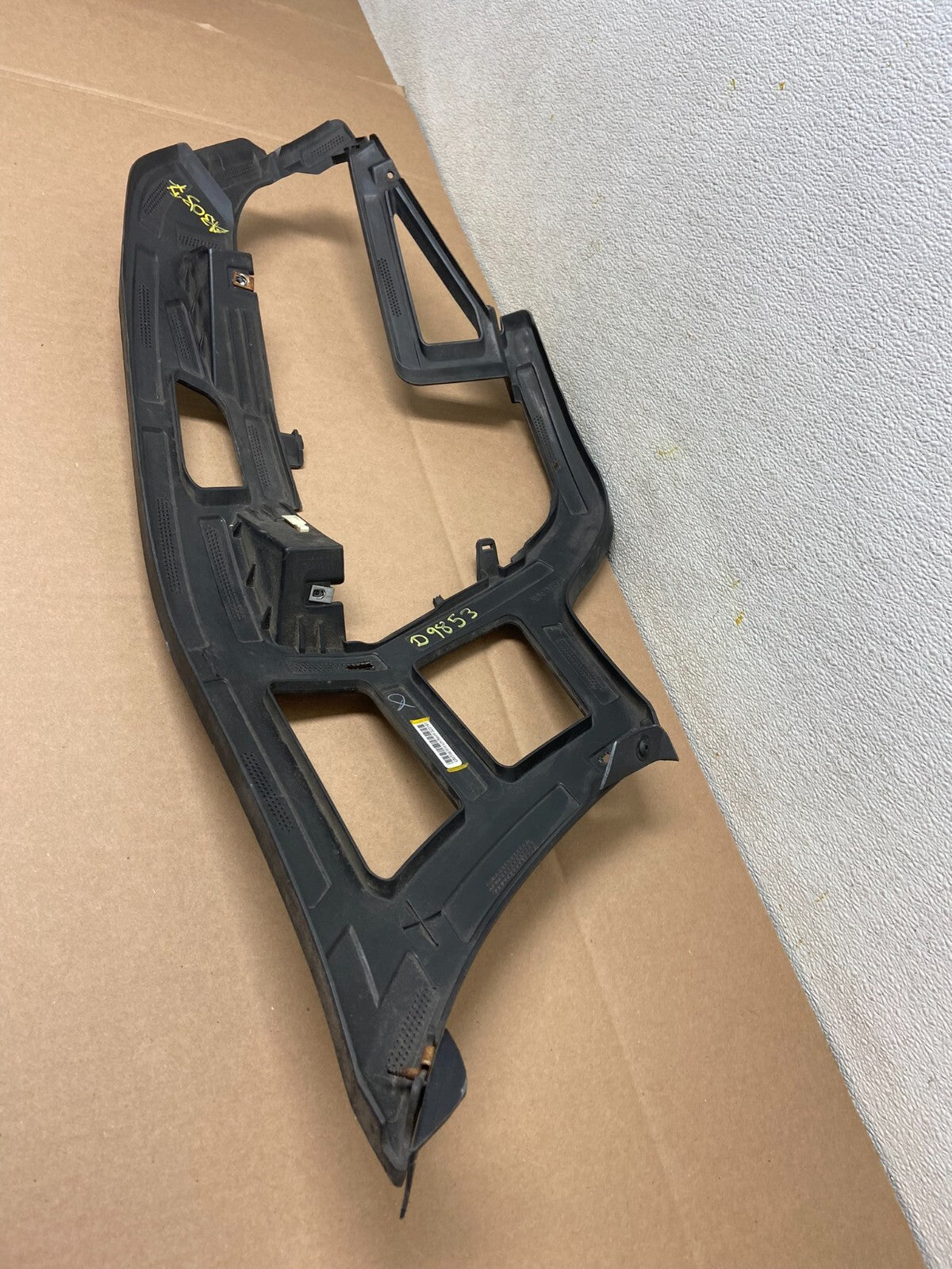 2013-2017 Chevrolet Traverse Front Left Driver LH Bumper Bracket OEM D98534
