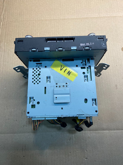 2015 to 2016 Kia Sedona Radio Stereo Receiver AM FM CD Player Y7560 DG3