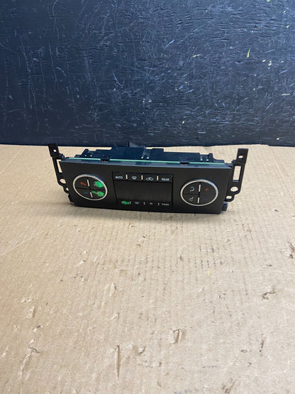 2007-2011 GMC Yukon Tahoe Automatic Climate Temperature Temp Control AE3820 DG0