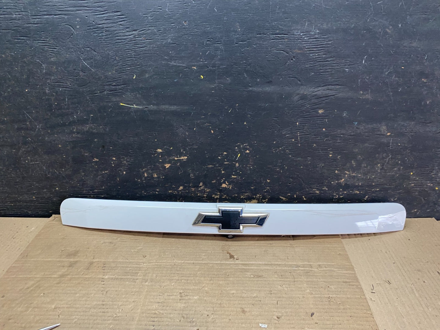2016-2017 Chevrolet Equinox Rear Liftgate Garnish Chrome Trim W/Camera v3355 DG0
