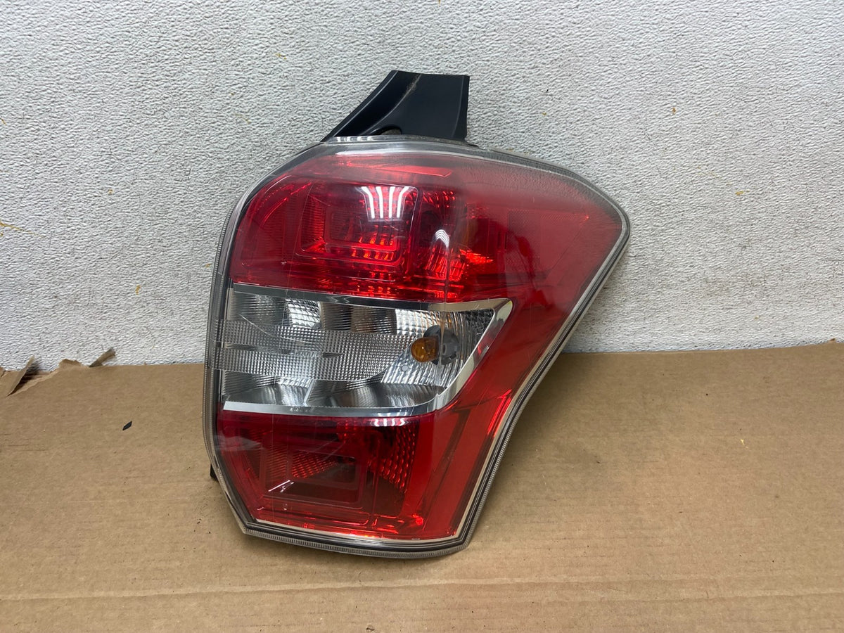 2014-2016 Subaru Forester Right Passenger Rh Side Tail Light AH3118 DW0