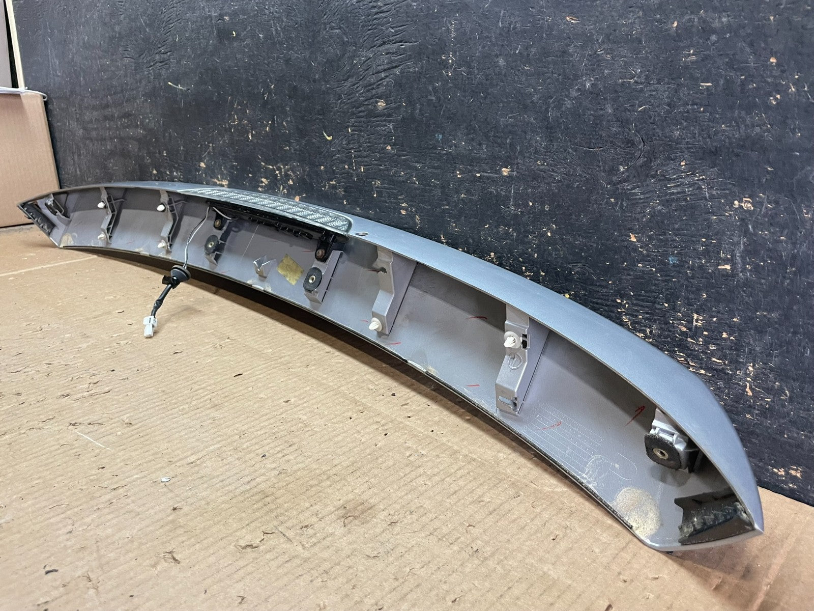 2005 to 2010 Mitsubishi Outlander Rear Spoiler LED Brake Light OEM AB3215 DG9