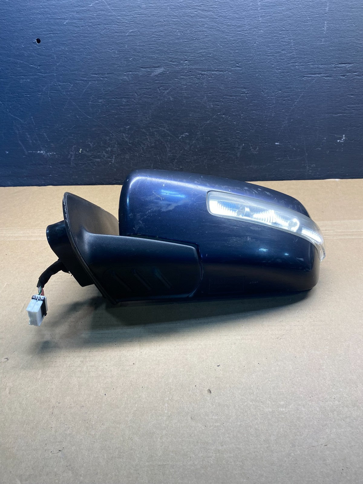 2009 to 2011 KIA Borrego Left Driver Side View Mirror AC43603