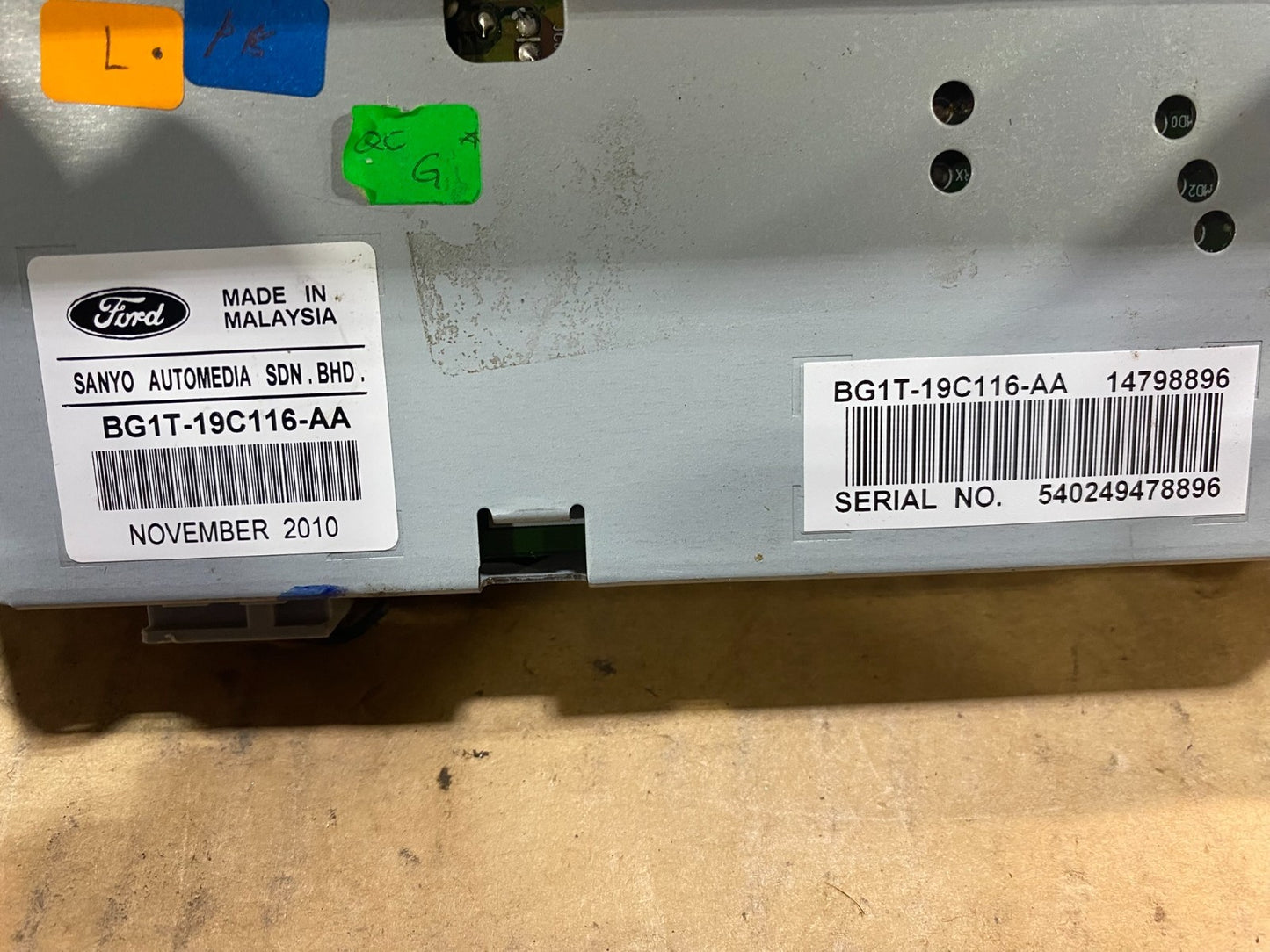 2011 to 2012 Ford Taurus Radio Information Display Screen Monitor AC2783 DG4