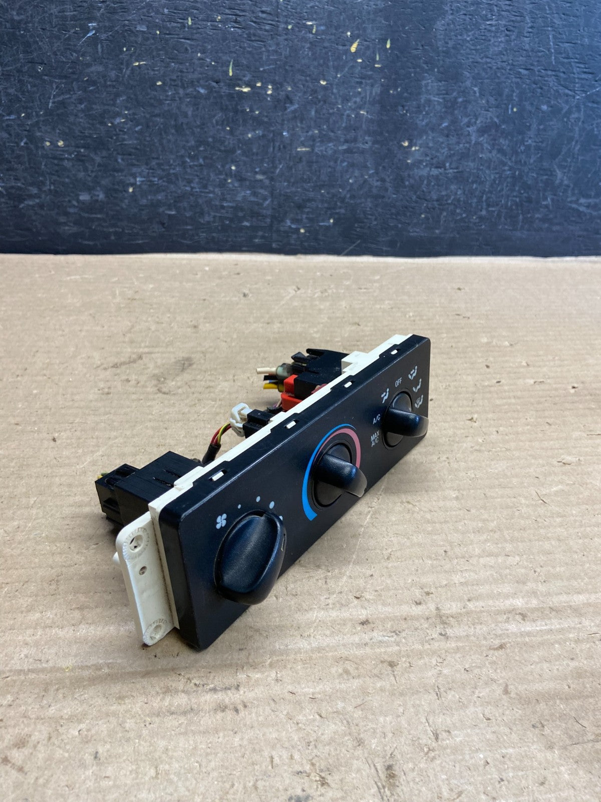 1997 to 2004 Ford F150 F250 Super Duty Heater A/C Climate Control AH3635 DG1