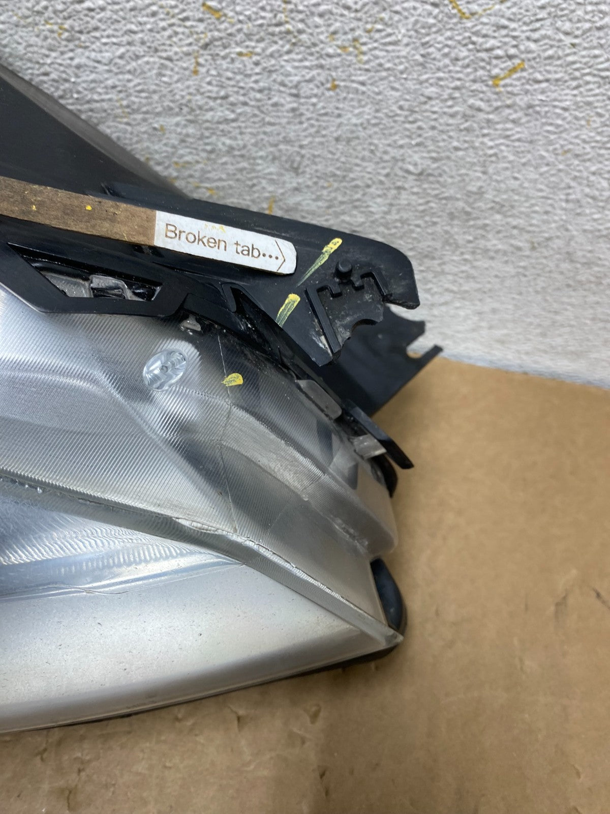 2013 - 2016 Ford Escape Headlight Right Passenger RH Side Halogen AI3599 DW5