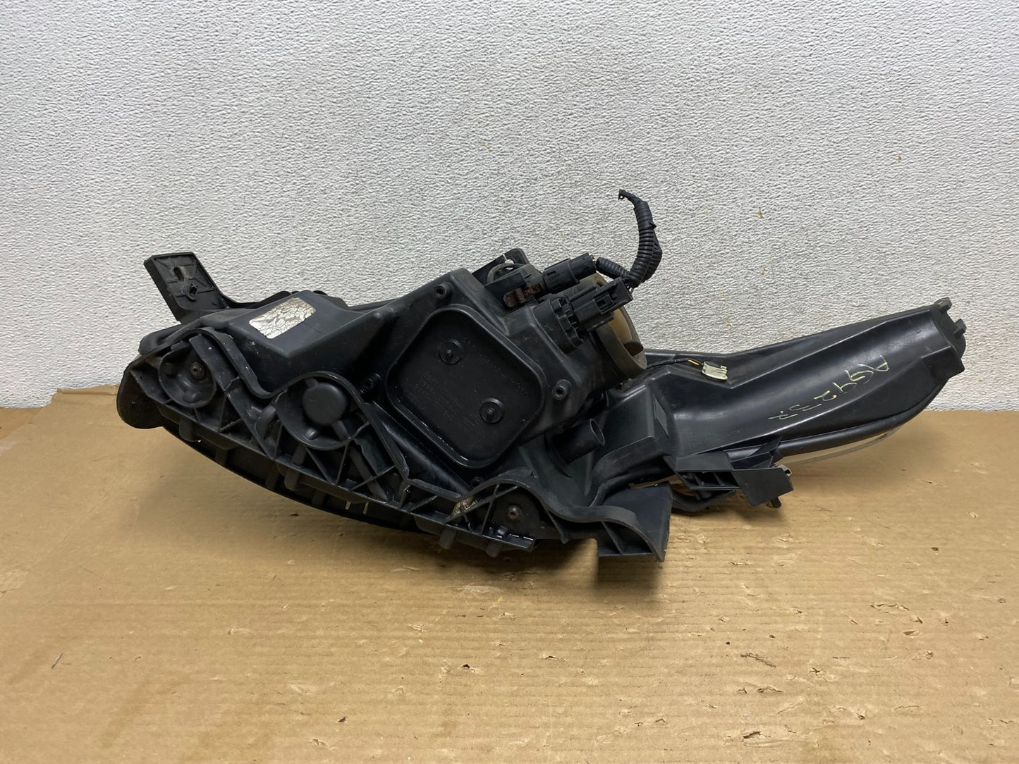 2011 to 2015 Ford Explorer Right Passenger Halogen Headlight AG9237 DW10
