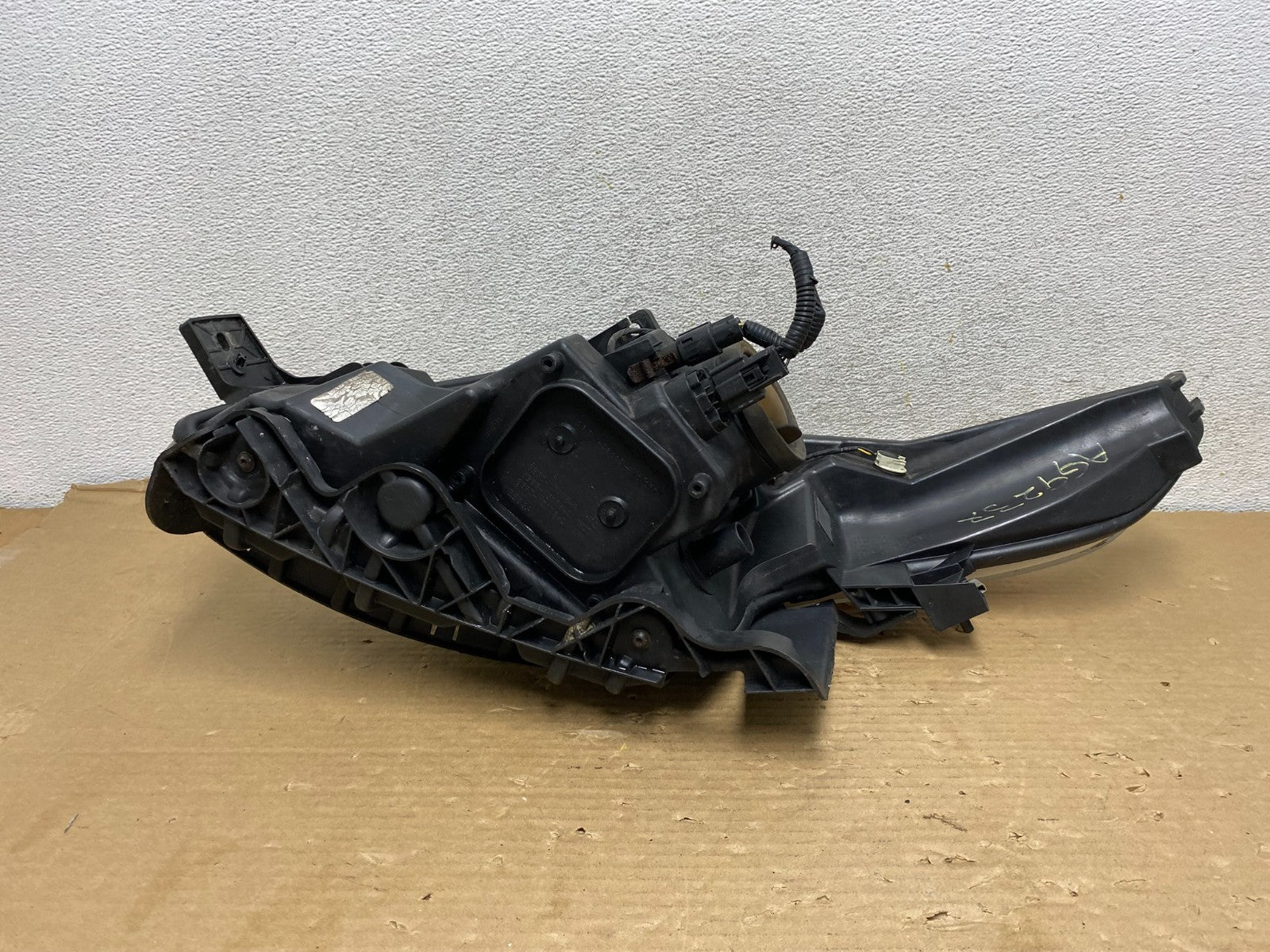 2011 to 2015 Ford Explorer Right Passenger Halogen Headlight AG9237 DW10