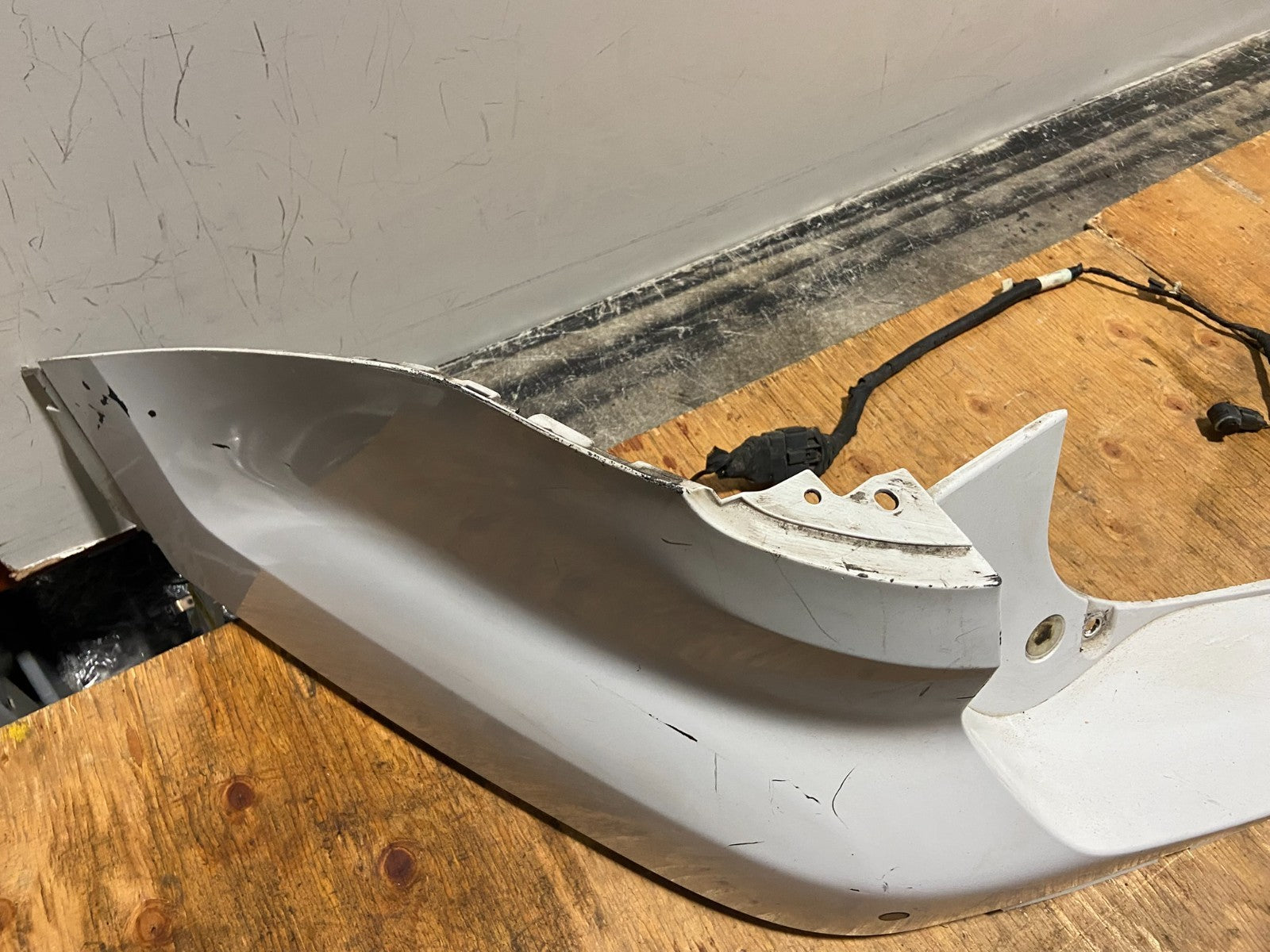 2016 to 2017 Ford Explorer Rear Upper Bumper Cover Q0668 PS5