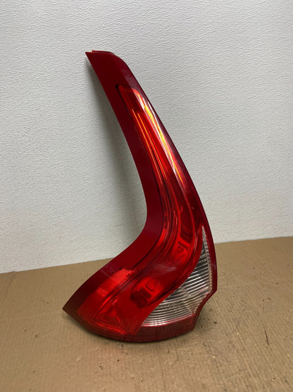 2009 to 2011 Volvo XC60 Left Driver LH Side Tail Light Oem AB8479 DW2