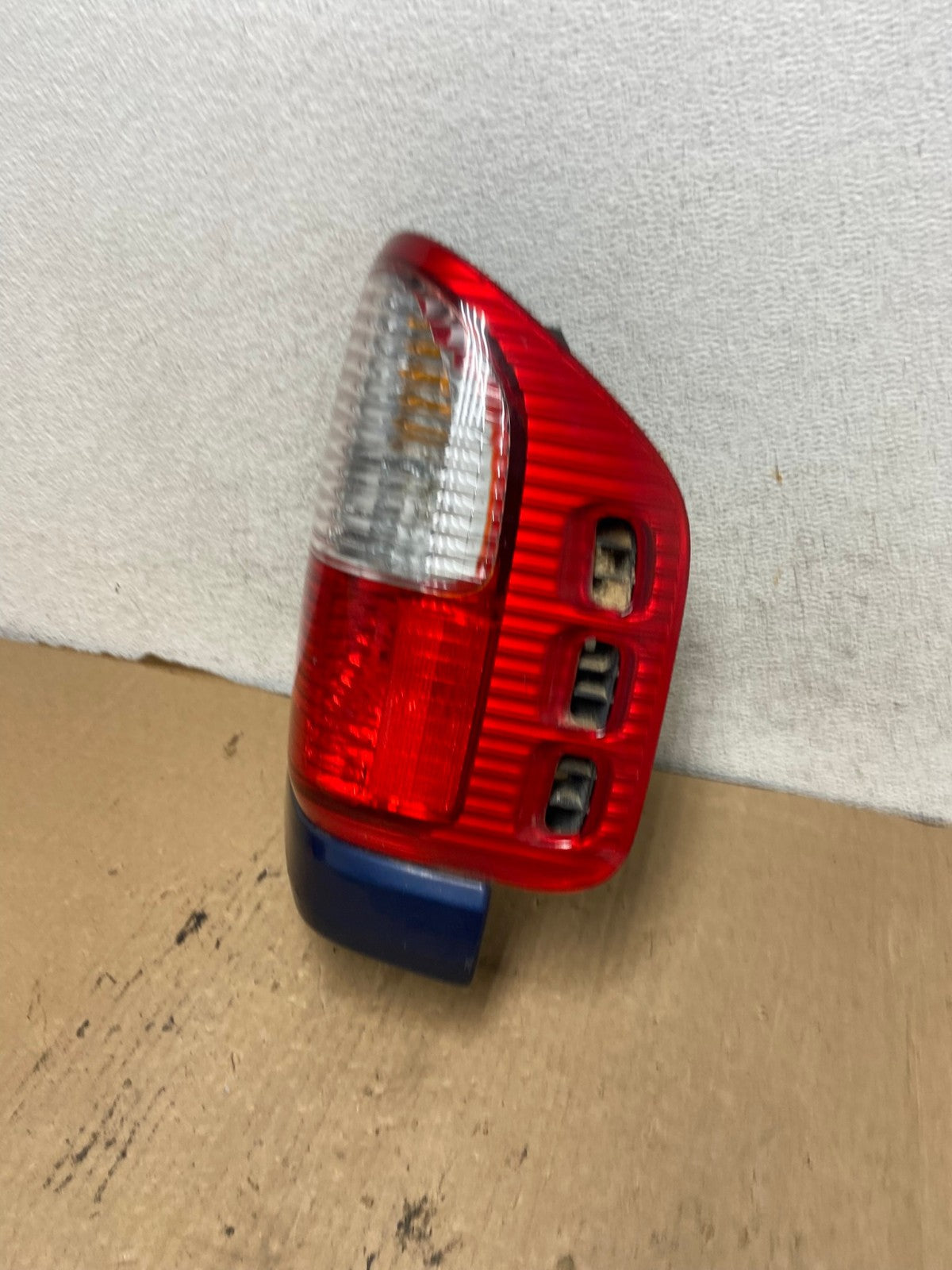 2000 to 2004 Isuzu Rodeo Right Passenger RH Side Tail Light AG21891