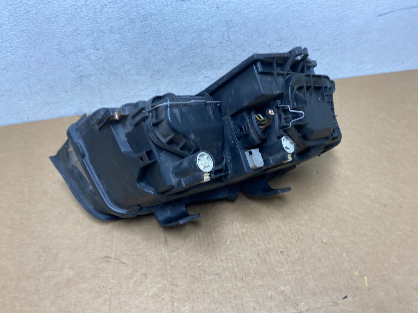 2002-2005 Audi A4 Sedan Left Driver Lh Side Halogen Headlight AD5488 DW5