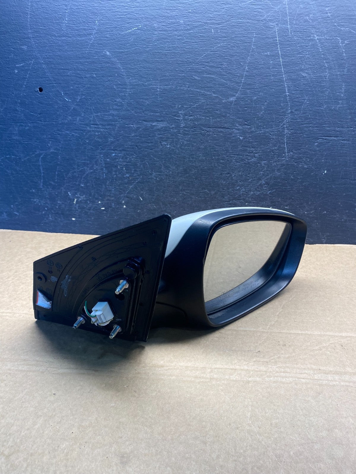 2012 to 2017 Hyundai Accent Right Passenger Side View Door Mirror AF7589 DG9