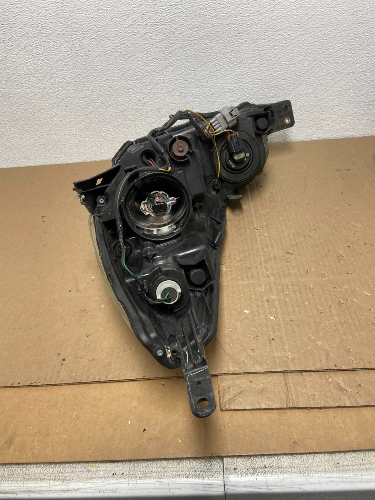 2010-2012 Subaru Legacy Outback Right Passenger Headlight Oem AB6535 DW5