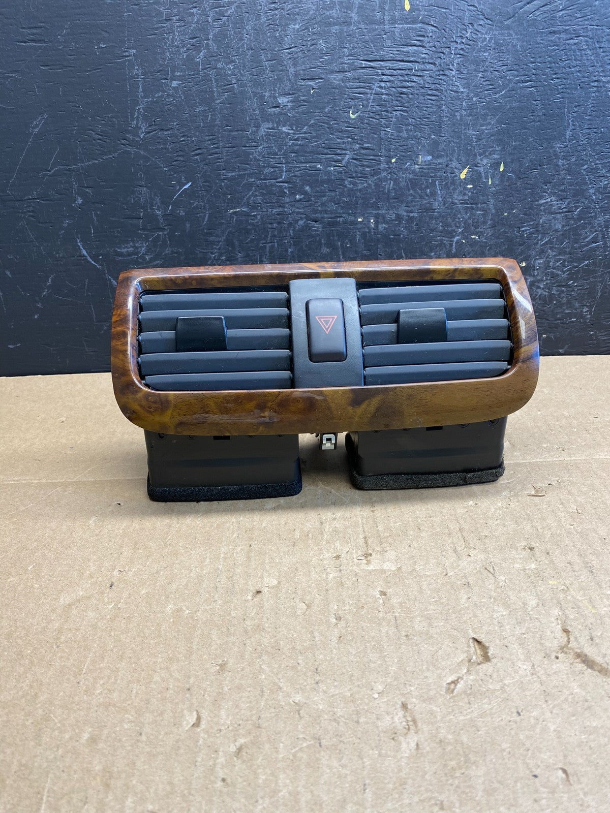 2000 to 2004 Toyota Avalon Center Console Dashboard Air Vent AE1769 DG0