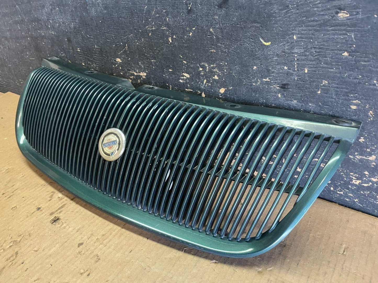 1995 - 1998 Chrysler Cirrus 95-96 Dodge Stratus Chrome Grille AA5982 DG2