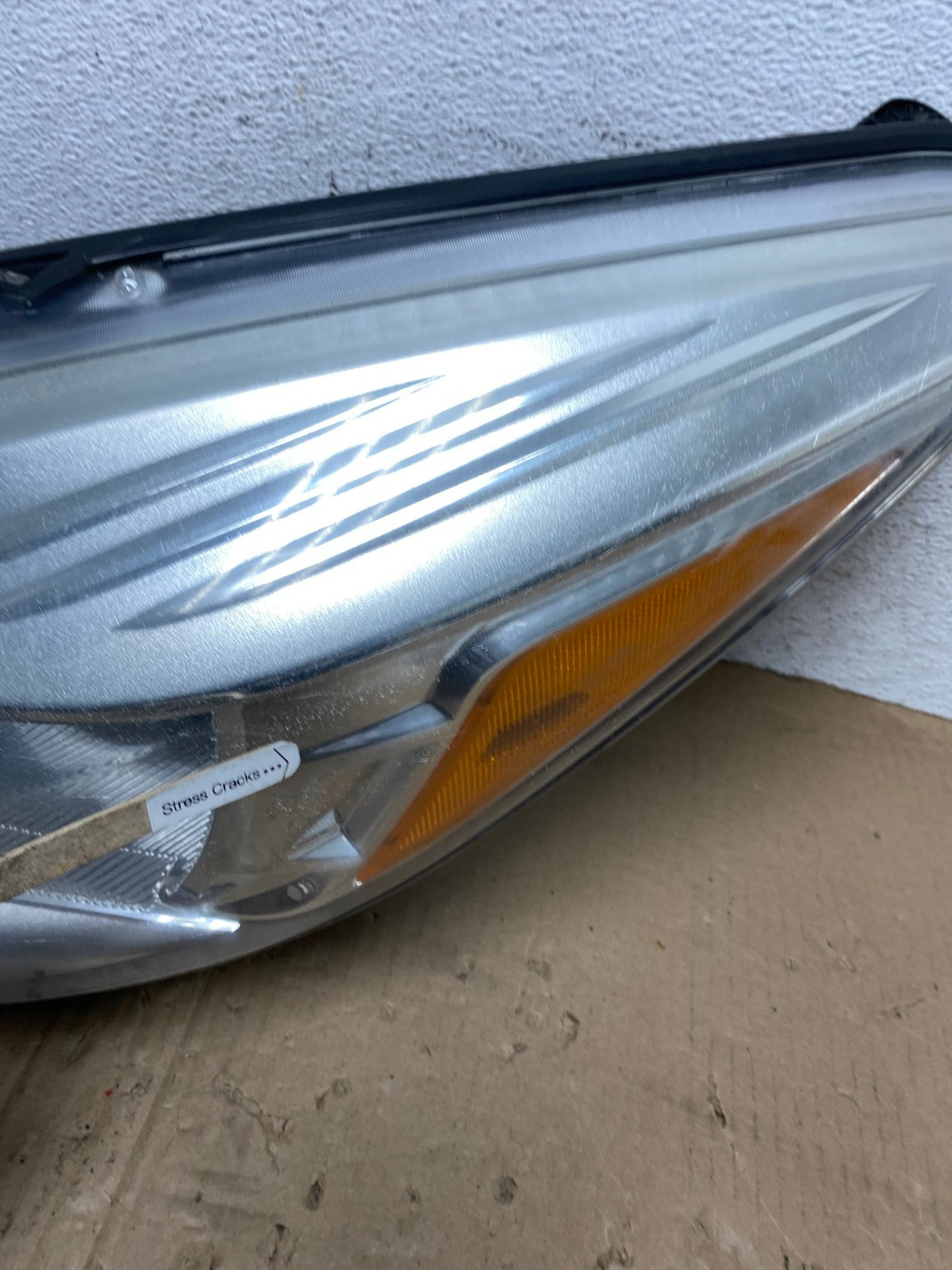2013 - 2016 Ford Escape Headlight Left Driver Lh Side Halogen AE9311 LK3